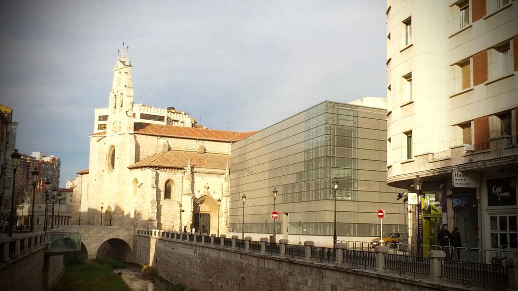 Hostal Lar Hotel Burgos Exterior photo